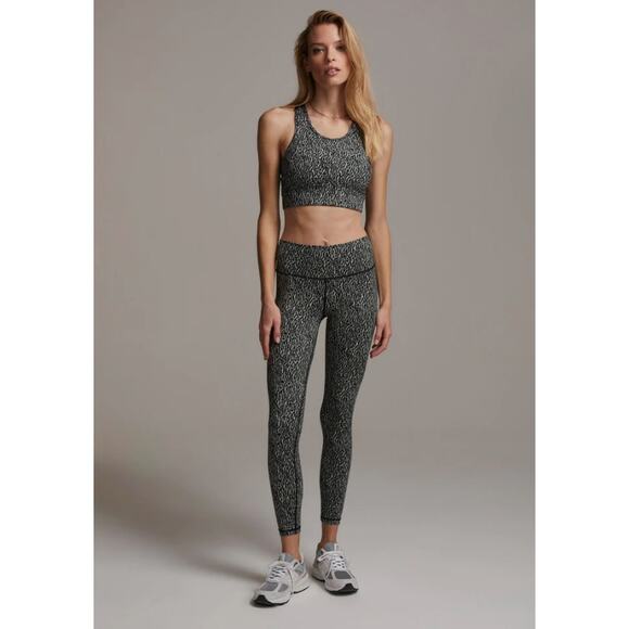VARLEY NWT Century Leggings 2.0 25" in Textured Grain Print // M - Picture 1 of 12